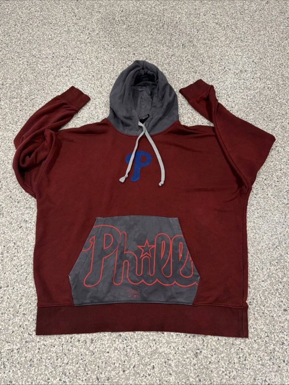 Philadelphia Phillies Nike MLB Genuine Merchandise Men’s XL